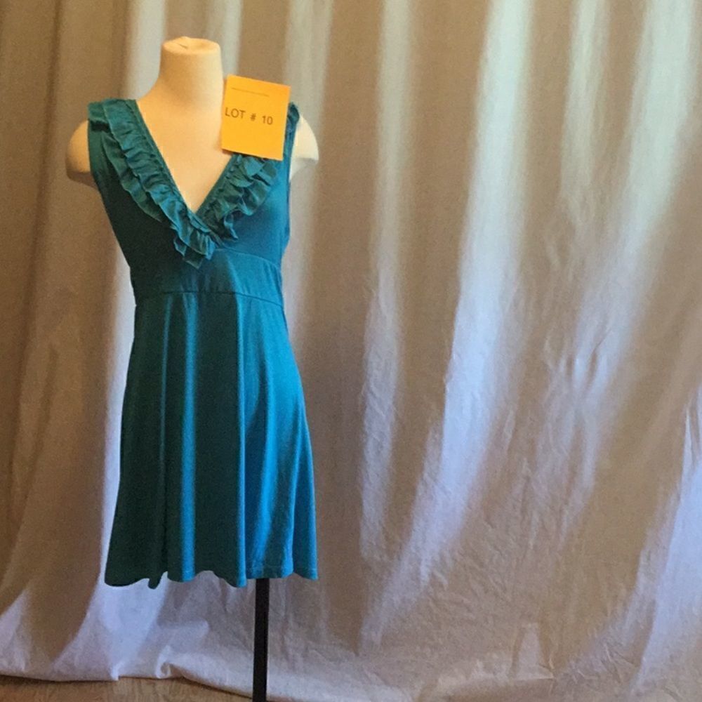Ruffled neck sleeveless dress in pullon style lg